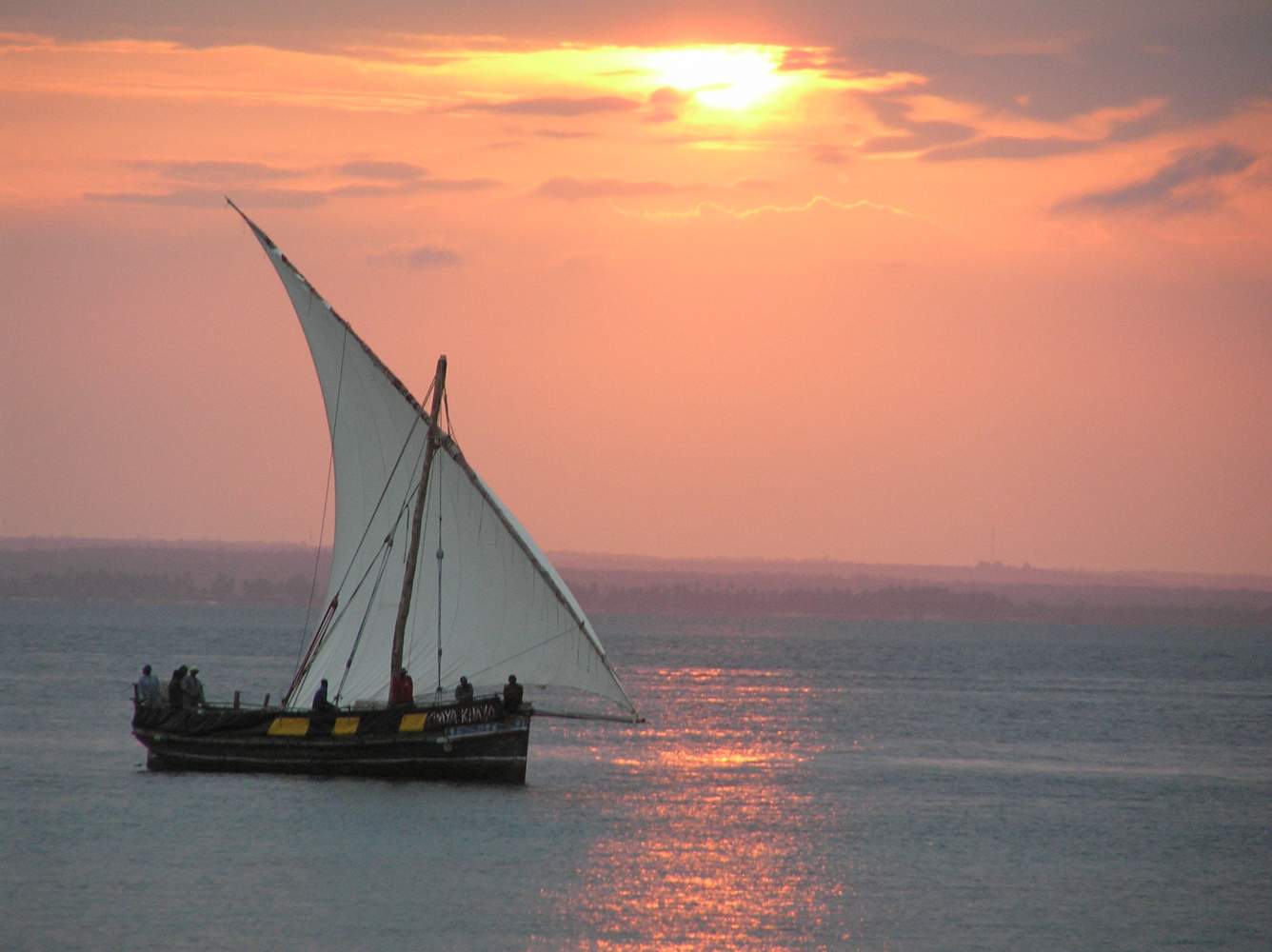 Afrikanisches Fischerboot Meer Strand Sonnenuntergang